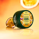 مقشر الجسم المنعش بفاكهة الباشن فروت