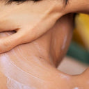 زبدة الجسم بحليب اللوز